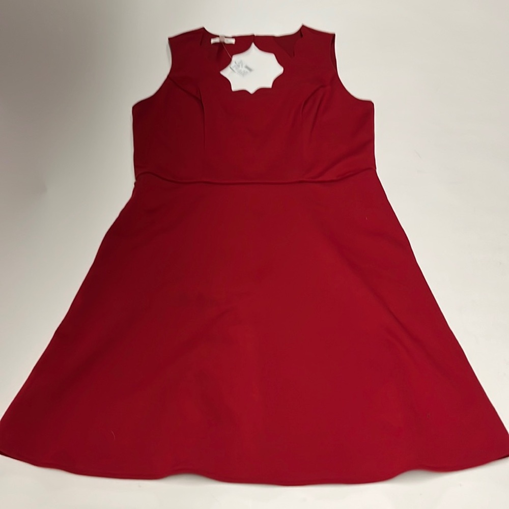 Maurice’s red dress with scalloped neckline